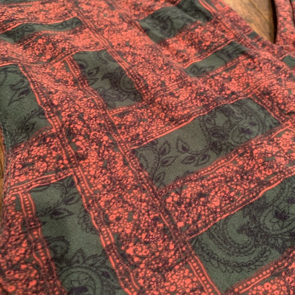 Lularoe one size leggings - Picture 2 of 3